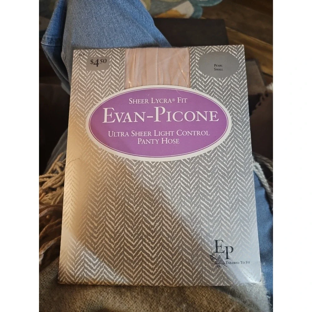 Evan-Picone Pearl Sheer Pantyhose ~ Size Small - Picture 2 of 3